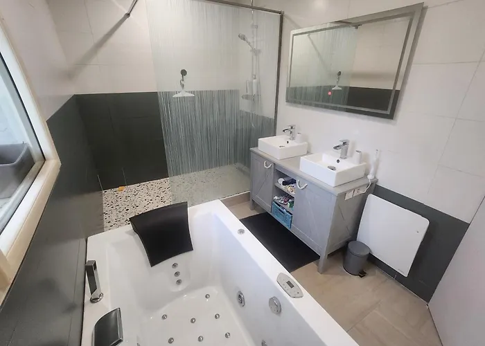 Magnifique Avec Piscine Villa *